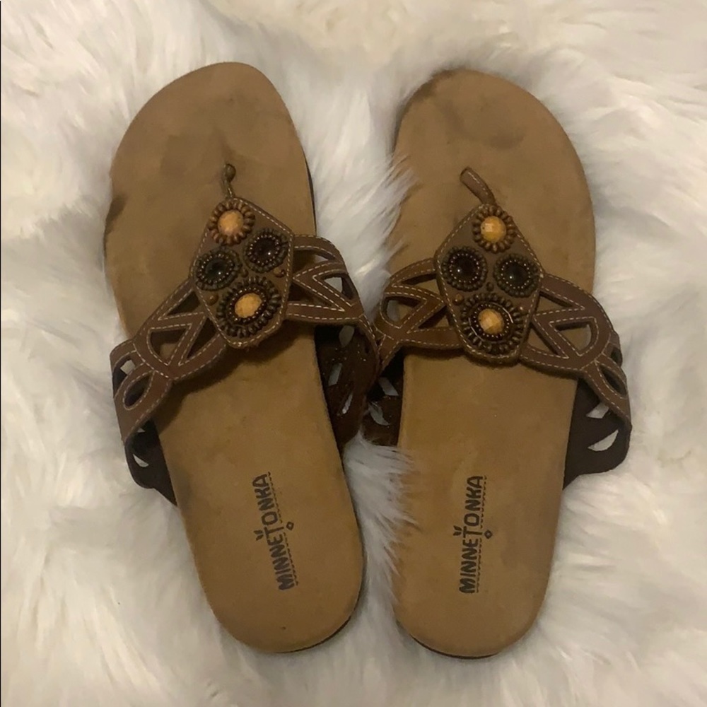 Like New Size 11 Minnetonka Flip Flops D3